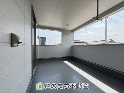 【バルコニー】 | 常総市水海道諏訪町第3　4号棟 | 同社施工物件写真。※建具やフローリング、その他仕様が異なる場合がございます。