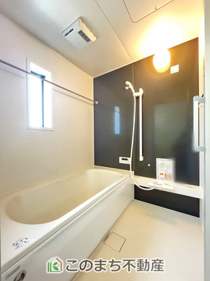 【浴室】 | 常総市水海道諏訪町第3　4号棟 | 同社施工物件写真。※建具やフローリング、その他仕様が異なる場合がございます。