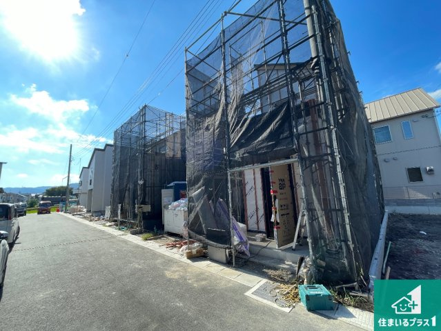大津市下阪本　第5期　新築一戸建ての外観|周辺は落ち着いた街並みの住宅地！子育てがしやすい住環境です！まだ未完成ですが、現地でしかわからない事もございます。是非一度ご覧ください。