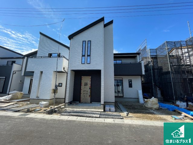 大津市下阪本　第5期　新築一戸建ての外観|周辺は落ち着いた街並みの住宅地！子育てがしやすい住環境です！まだ未完成ですが、現地でしかわからない事もございます。是非一度ご覧ください。
