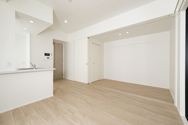 新品家具付きマンション築港本町8B(KaGood福岡)の居間・リビング