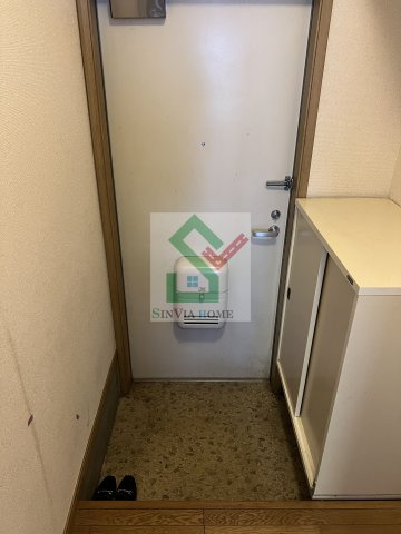 シャトル金山の玄関