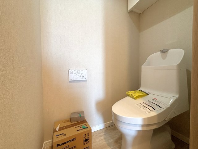温水洗浄便座付きトイレ