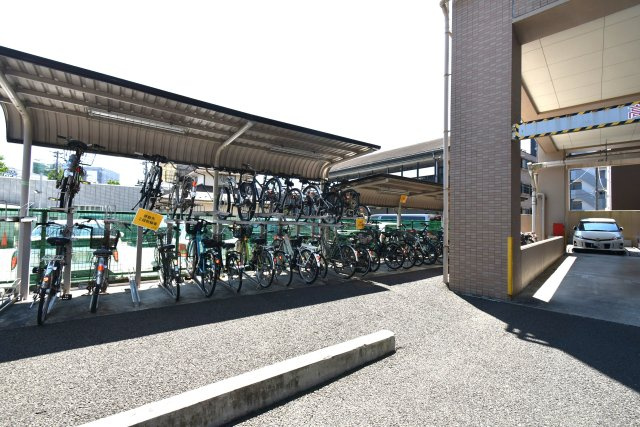 アルコート泉中央 の駐輪場