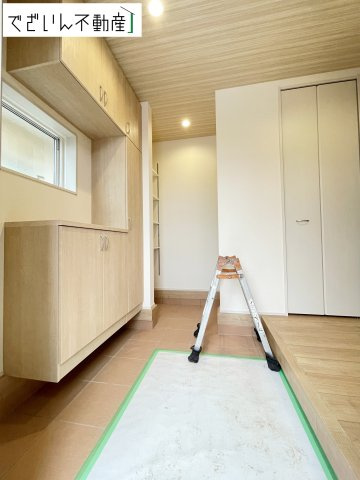 【玄関】 | Livele Garden.S深谷市東方町第5　新築住宅 | 現地(2026年8月撮影)