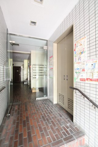【エントランス】