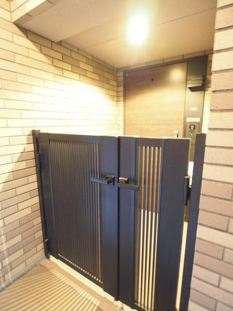 ジオグランデ夙川相生町の玄関