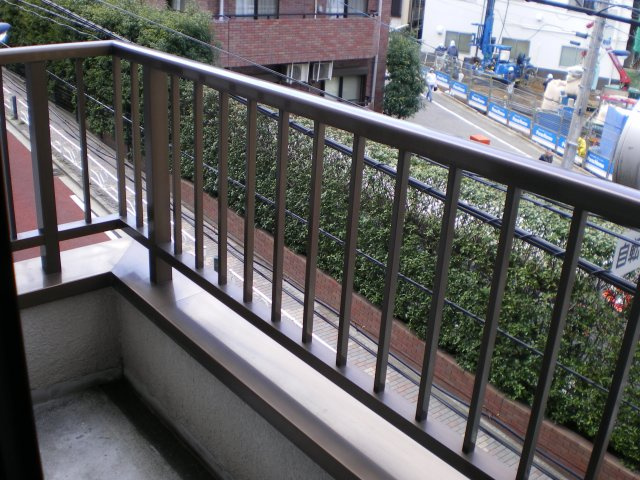 【バルコニー】