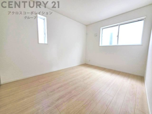 今回　8棟の分譲格のご紹介となります。令和8年9月完成予定につき、現地と合わせて完成モデルハウスのご見学が可能です。