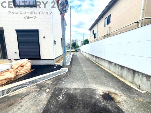 今回　8棟の分譲格のご紹介となります。令和8年9月完成予定につき、現地と合わせて完成モデルハウスのご見学が可能です。