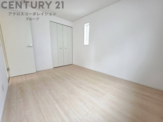 多数の調理器具を同時に使用でき、料理の効率化が可能。省エネで節約になり、様々な料理スタイルに適応できます。また、火力調整が独立しており、手入れや掃除もしやすく、今よりもっとお料理が楽しくなるかも。