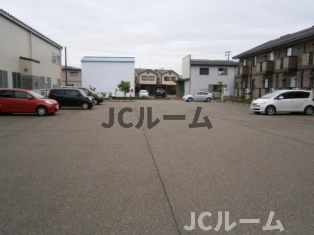 セジュール モナリエ Aの駐車場