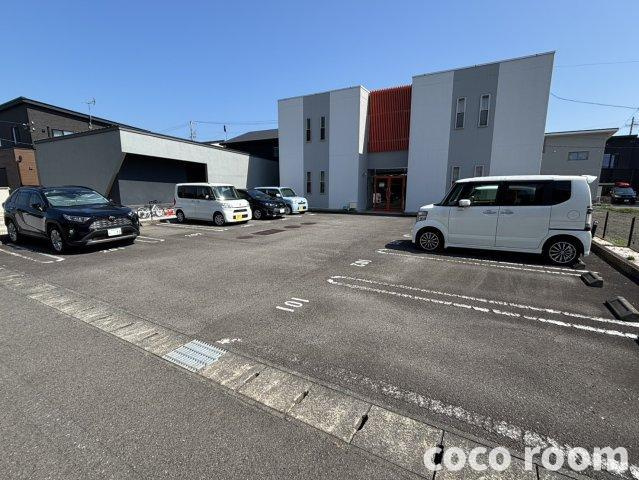 アンビエンスの駐車場
