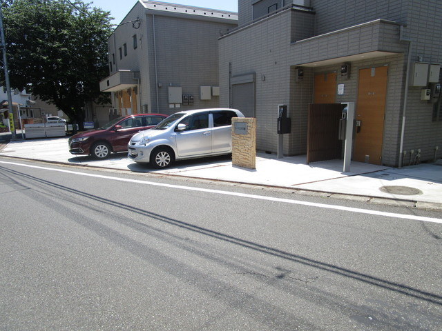 カーサ玉川学園の駐車場|敷地内駐車場
