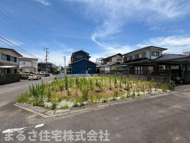 城ケ崎4丁目　土地の前面道路含む現地写真