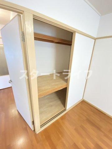 大阪市東淀川区上新庄１丁目の賃貸マンションの収納