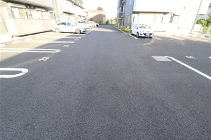 ピースウッド　Ⅰの駐車場