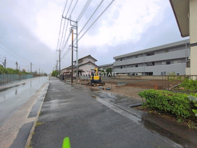 越谷市登戸町 新築分譲住宅 全3棟 1号棟の前面道路含む現地写真