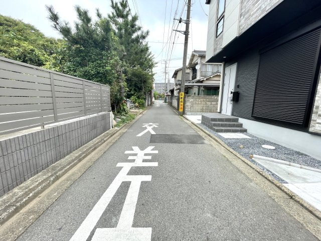 習志野市津田沼６丁目１期の前面道路含む現地写真