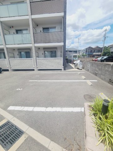 甲子園ガーデンズの駐車場