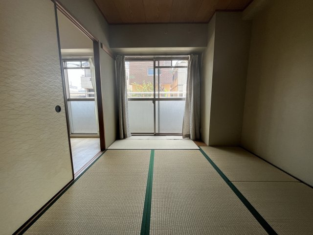 クロスロウズ荒木街の和室|きれいな和室です