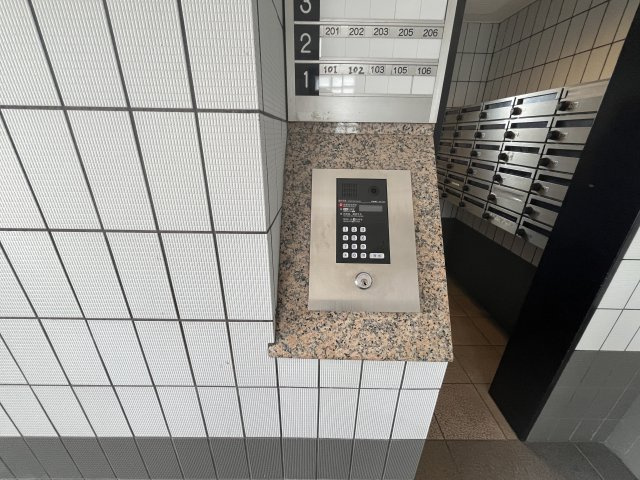 クロスロウズ荒木街のエントランス|清潔なエントランスです