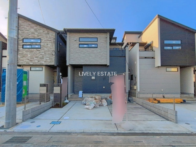 越谷市登戸町 新築分譲住宅 全3棟 2号棟の外観