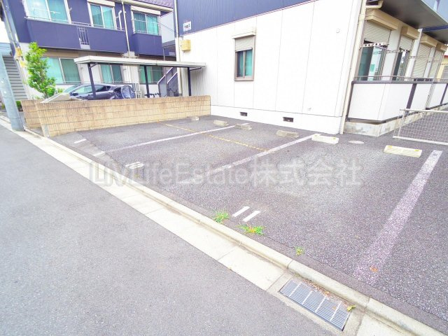 ｉｓｍ　Ⅱ(イズムツー)の駐車場