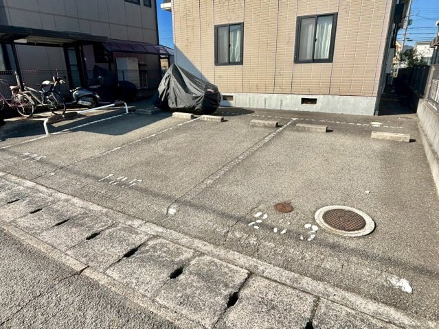 ディアス玉手の駐車場