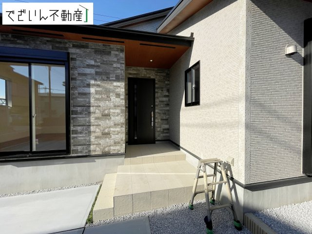【玄関】 | blooming garden行田市富士見町2丁目　【平屋】新築住宅 | 現地(2026年10月撮影)