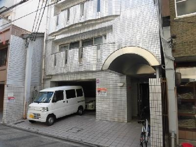 五条セフィーマンションのエントランス