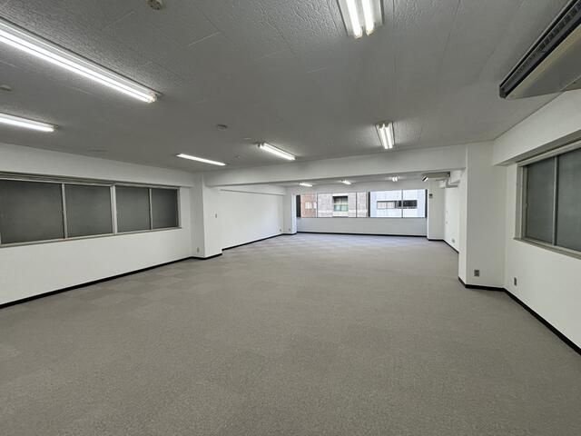 千代田区内神田１丁目の事務所の内装
