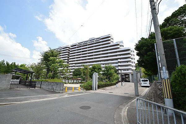 イトーピア千里万博公園の外観