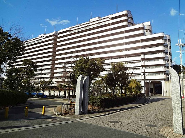 イトーピア千里万博公園の外観