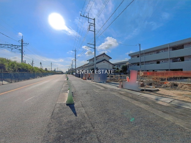 越谷市登戸町 新築分譲住宅 全3棟 3号棟の前面道路含む現地写真