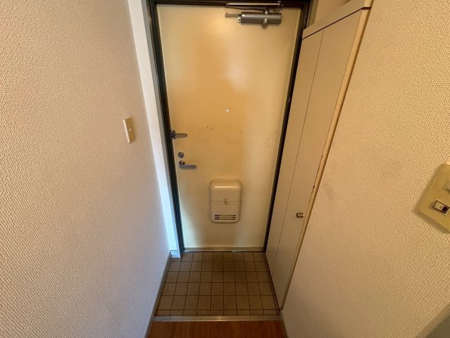 アプティ3番館の玄関