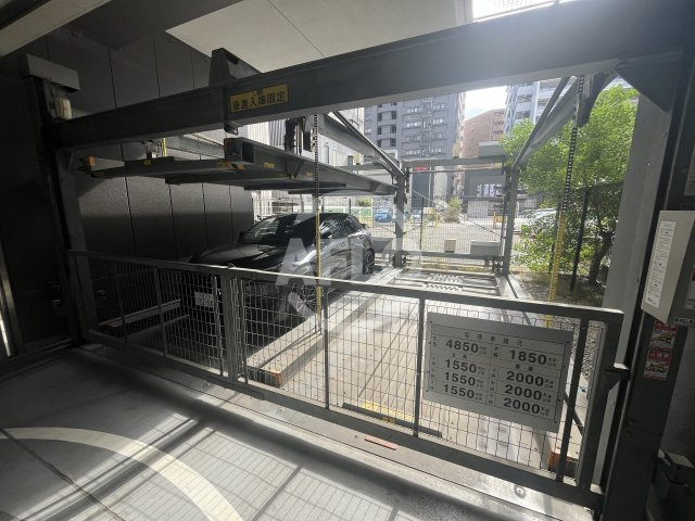 ハピネス江坂の駐車場|ハピネス江坂　駐車場