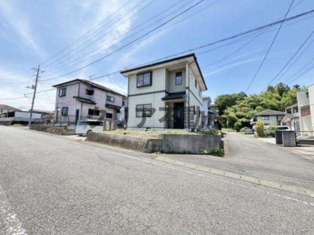 【前面道路含む現地写真】 | 安中市古屋再生住宅　並列2台♪