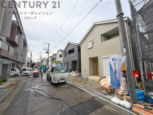 全8棟南向き区画となっており、道路は約5.4ｍ幅とゆとりがあり駐車がスムーズに行えます。