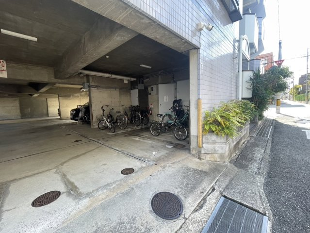 ハイツ甲南の駐車場