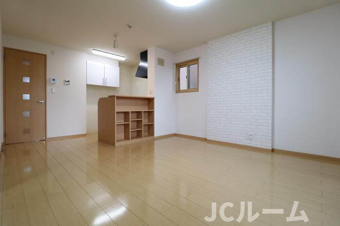 ロイヤルガーデン絆 Bの居間・リビング|同間取り、別の階の部屋の写真です