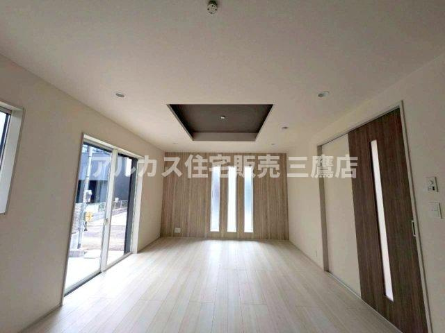多摩湖線 一橋学園駅21分 新築戸建 小平市回田町の居間・リビング