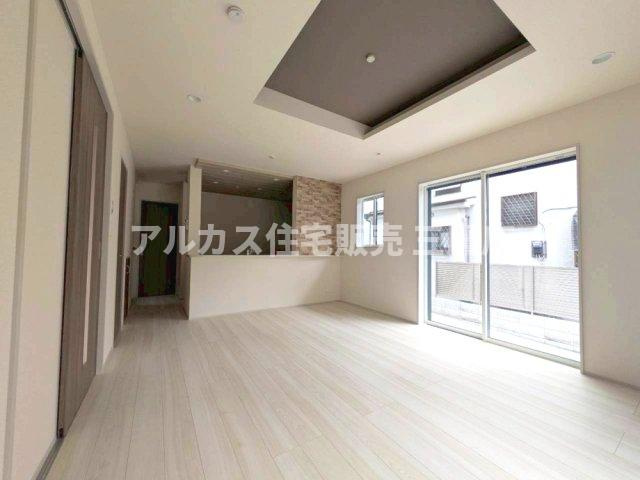多摩湖線 一橋学園駅21分 新築戸建 小平市回田町の居間・リビング