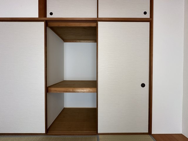 コンフォール学園緑が丘第一 19号棟の収納