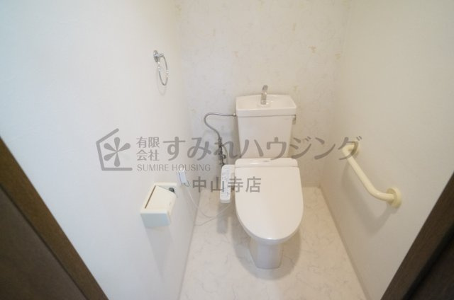コレクション伊丹のトイレ|参考、同建物・反転間取りの号室