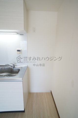 コレクション伊丹のキッチン|参考、同建物・反転間取りの号室