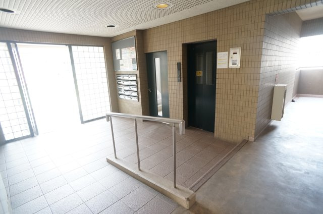 コレクション伊丹のエントランス