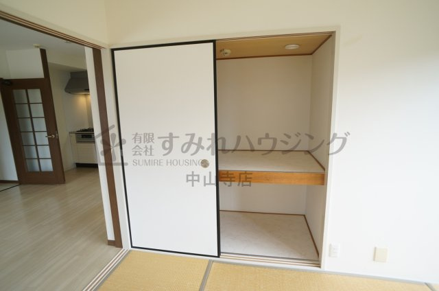 コレクション伊丹の収納|参考、同建物・反転間取りの号室