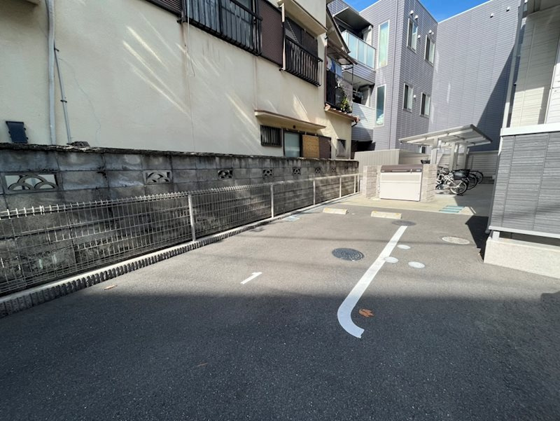 ブランシュの駐車場