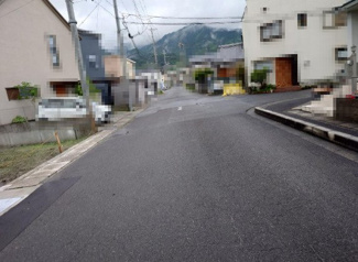 【前面道路含む現地写真】
